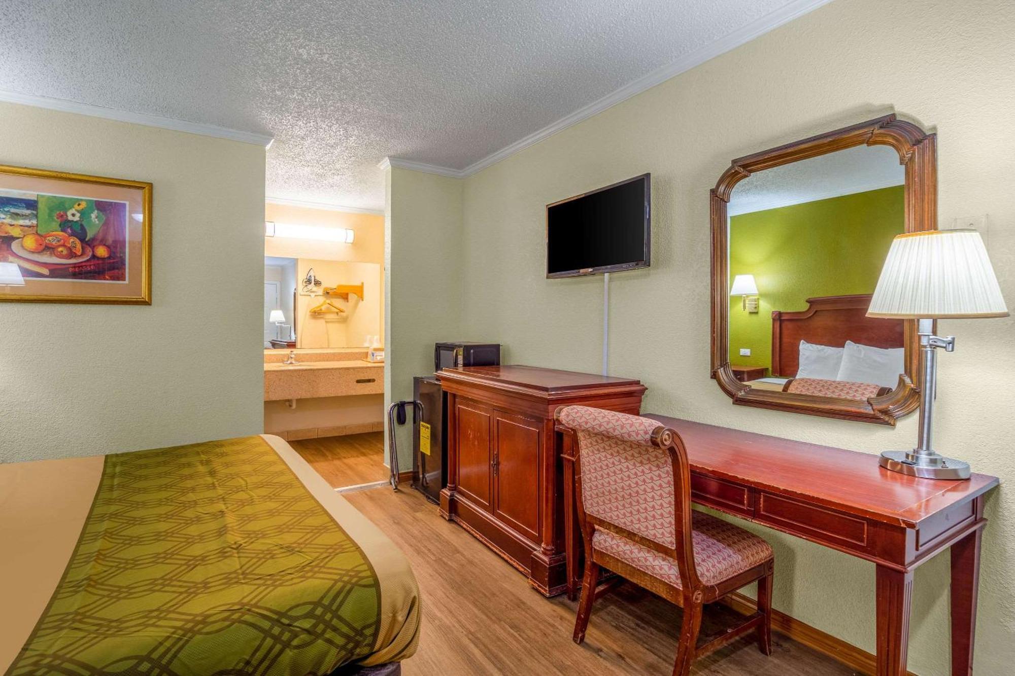 Rodeway Inn & Suites Fort Jackson Columbia Ngoại thất bức ảnh