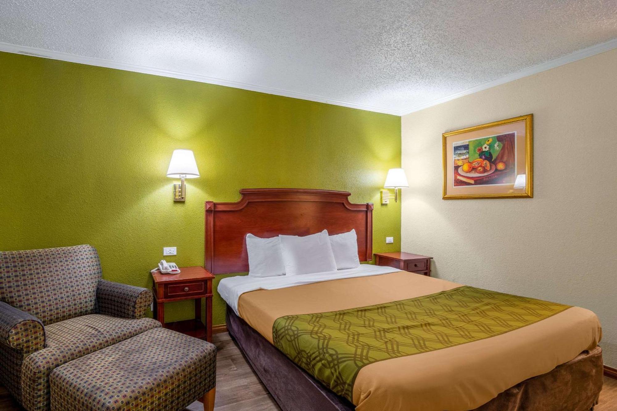 Rodeway Inn & Suites Fort Jackson Columbia Ngoại thất bức ảnh