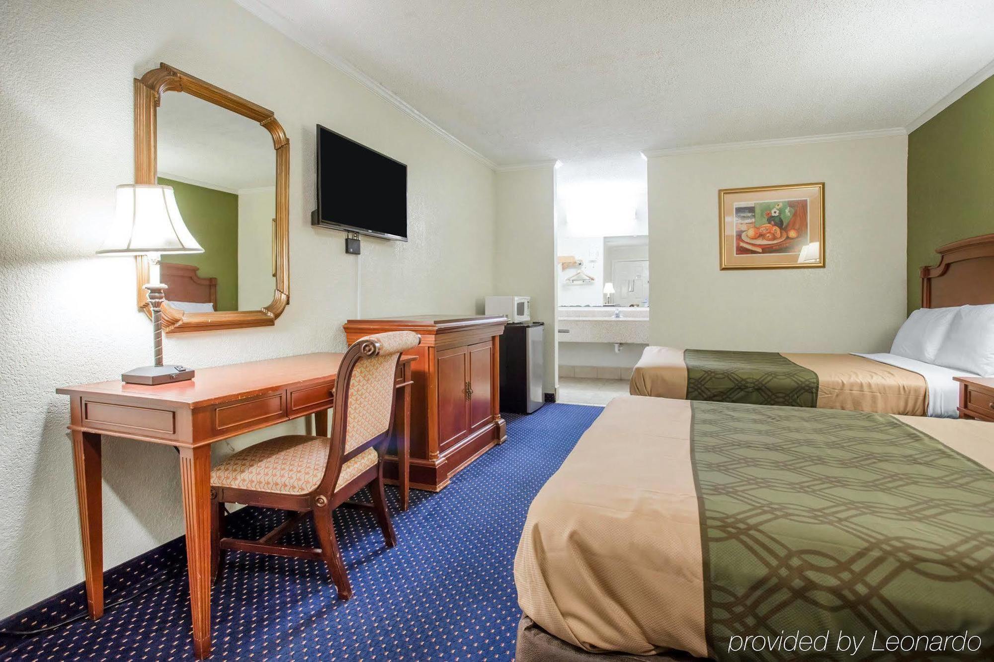 Rodeway Inn & Suites Fort Jackson Columbia Ngoại thất bức ảnh